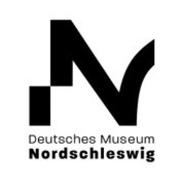 Deutsches Museum Nordschleswig logo