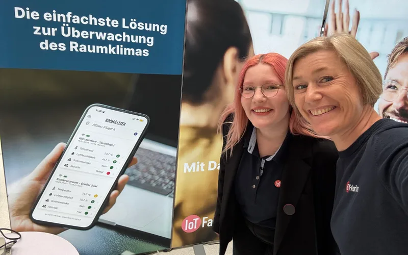 IoT Fabrikken team at a trade fair stand