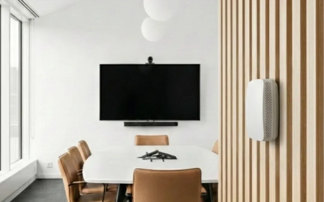 RoomAlyzer Air CO2 sensor in a meeting room: CO₂, temperature and humidity monitoring